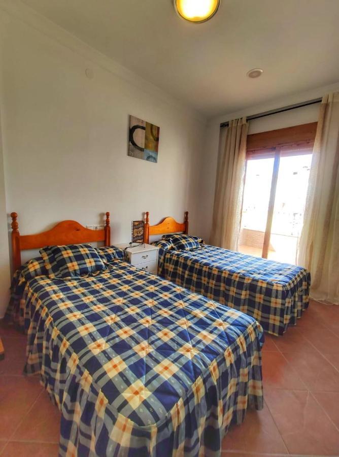 Casa Amplia Con Terraza En La Vinuela Villa Екстериор снимка