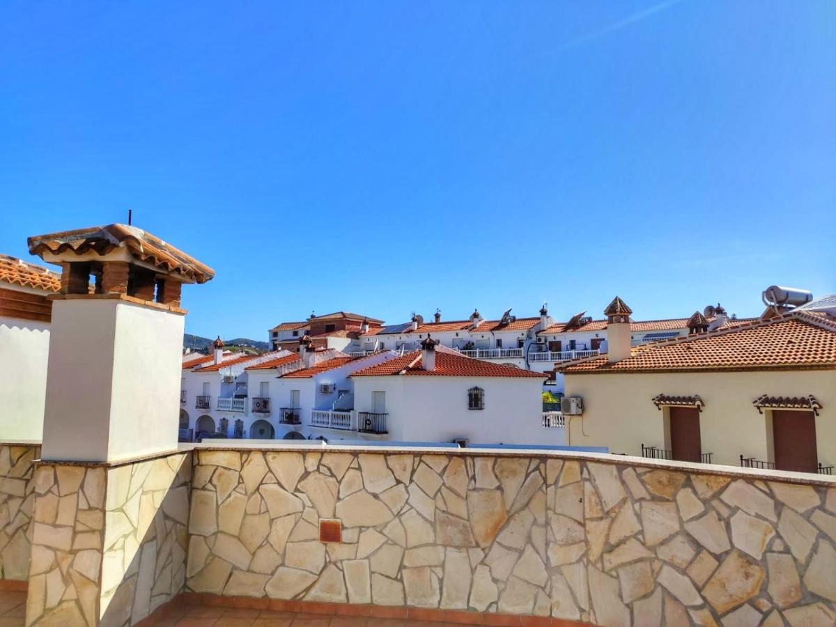Casa Amplia Con Terraza En La Vinuela Villa Екстериор снимка
