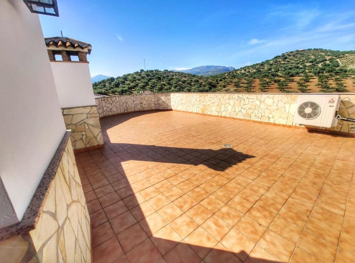 Casa Amplia Con Terraza En La Vinuela Villa Екстериор снимка