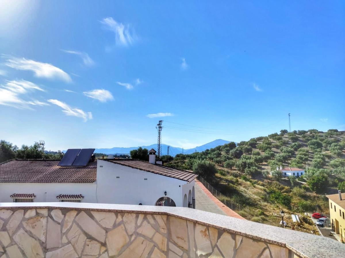 Casa Amplia Con Terraza En La Vinuela Villa Екстериор снимка